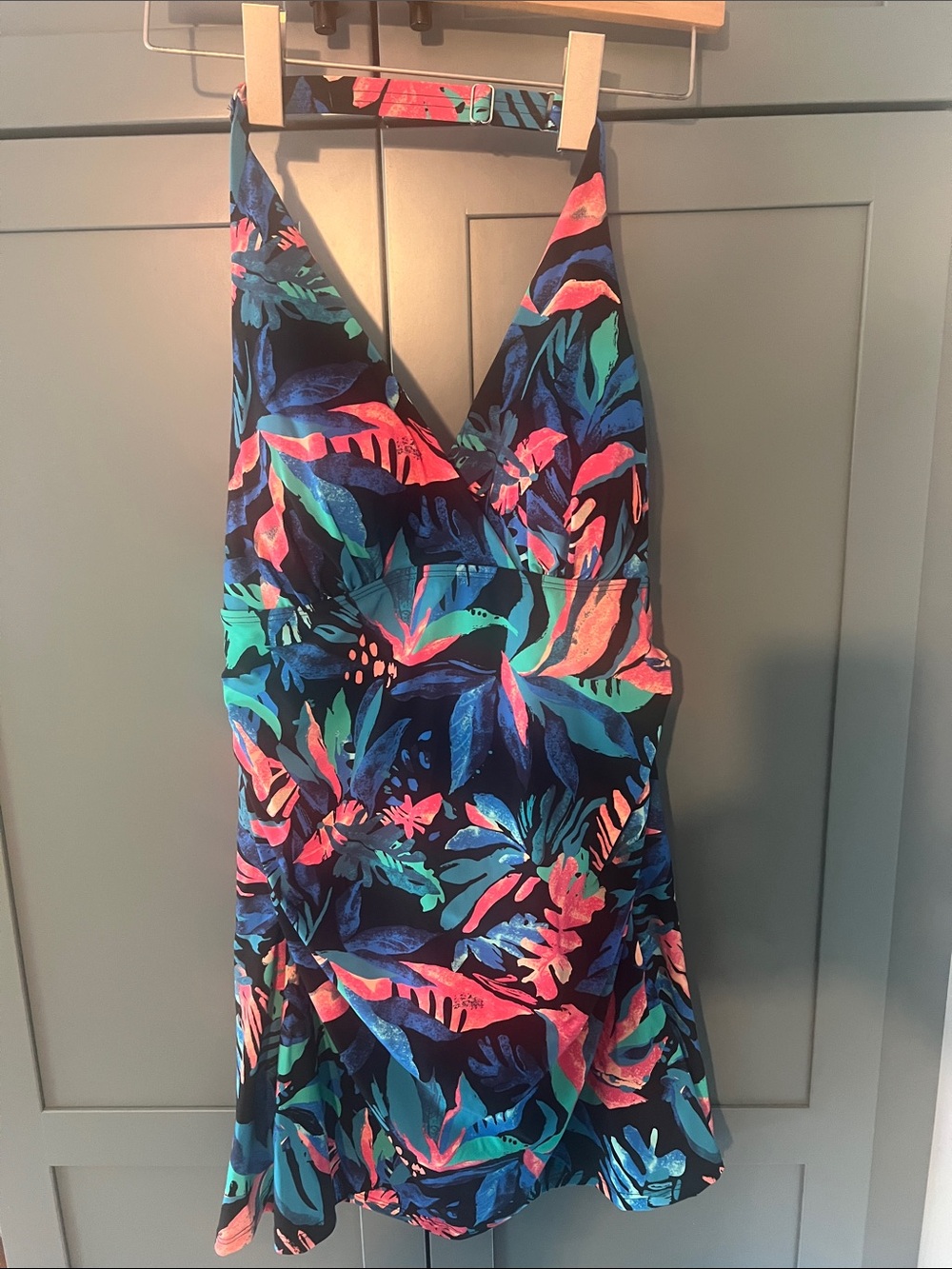 LL Bean Shaping Swimwear Clasp Halter Dress Print 10 Long